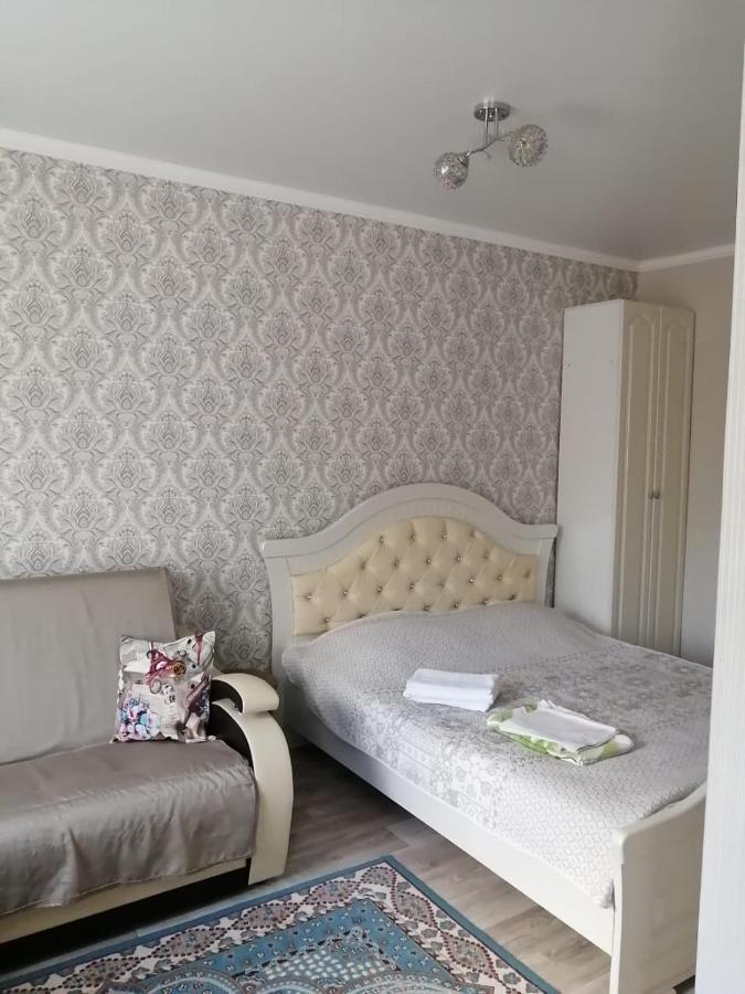 Happy House Apartment Karaganda Luaran gambar