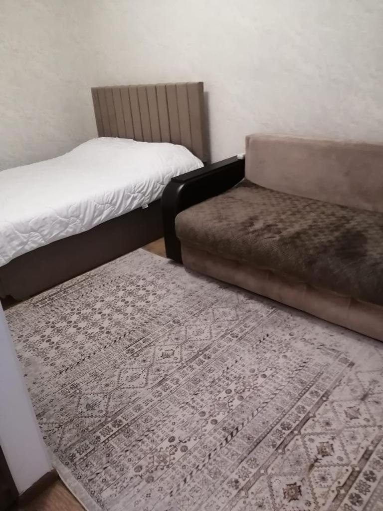 Happy House Apartment Karaganda Luaran gambar